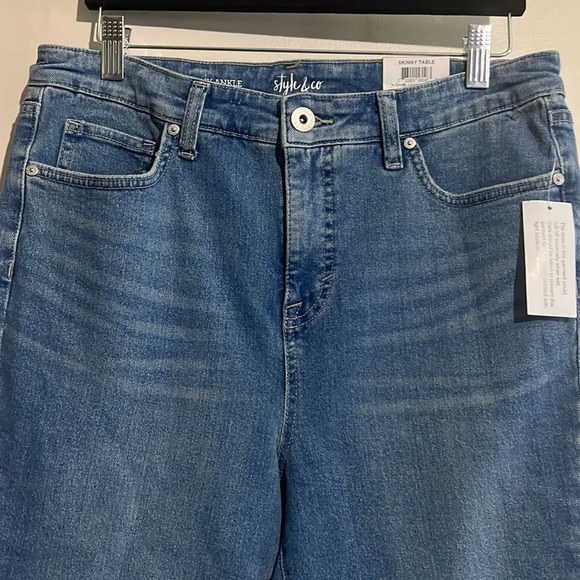 NWT Style & Co Ladies Jeans Lourdes Size 12 - Picture 5 of 9